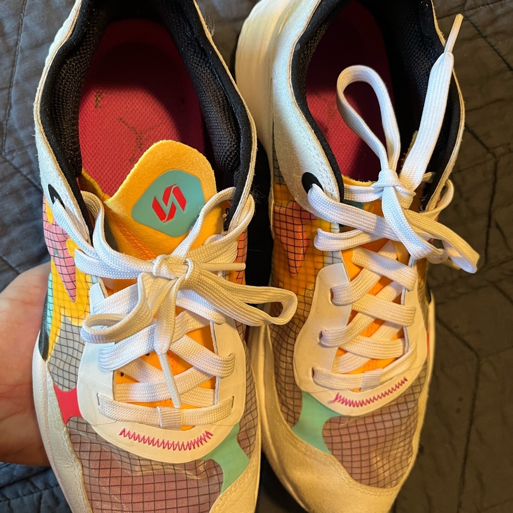 Jordan’s With Cool Color Way Euc - image 5